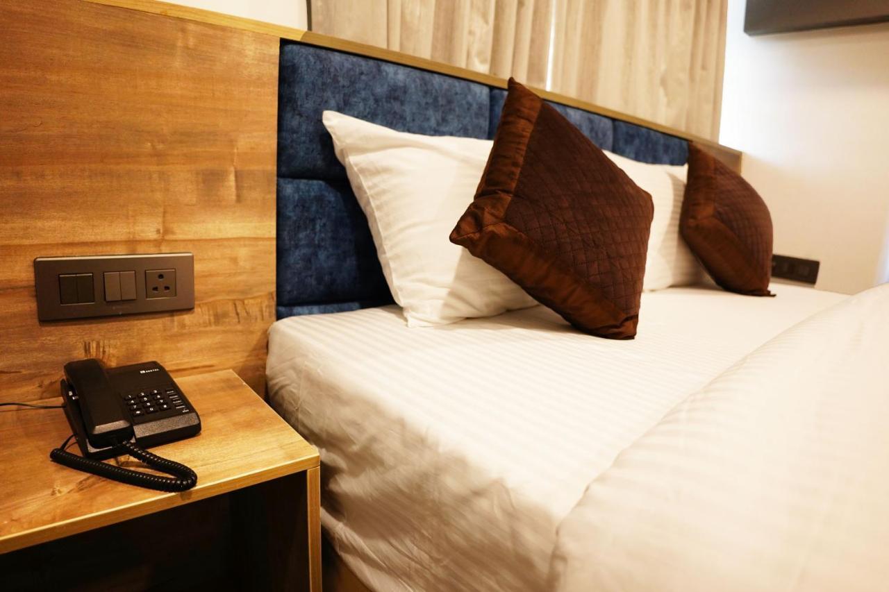 Dream Hotel - Richmond Bangalore Extérieur photo