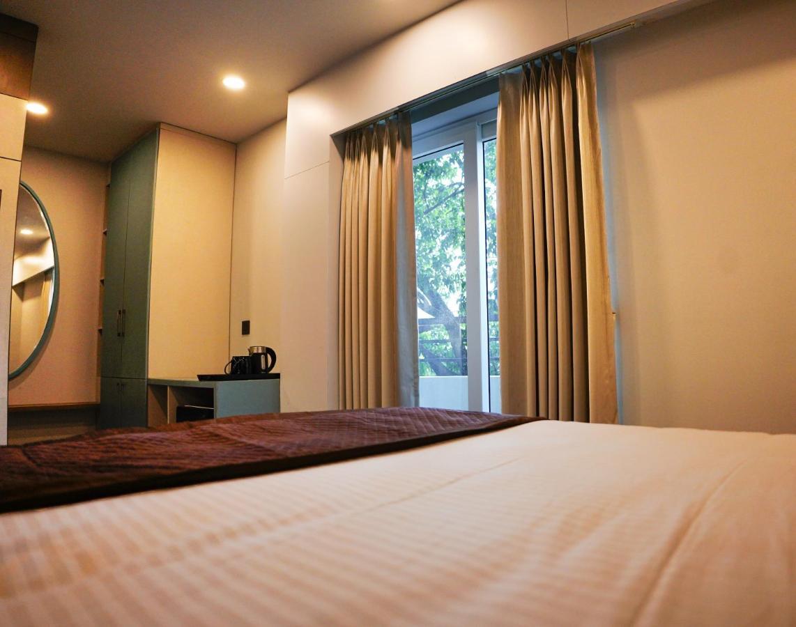 Dream Hotel - Richmond Bangalore Extérieur photo
